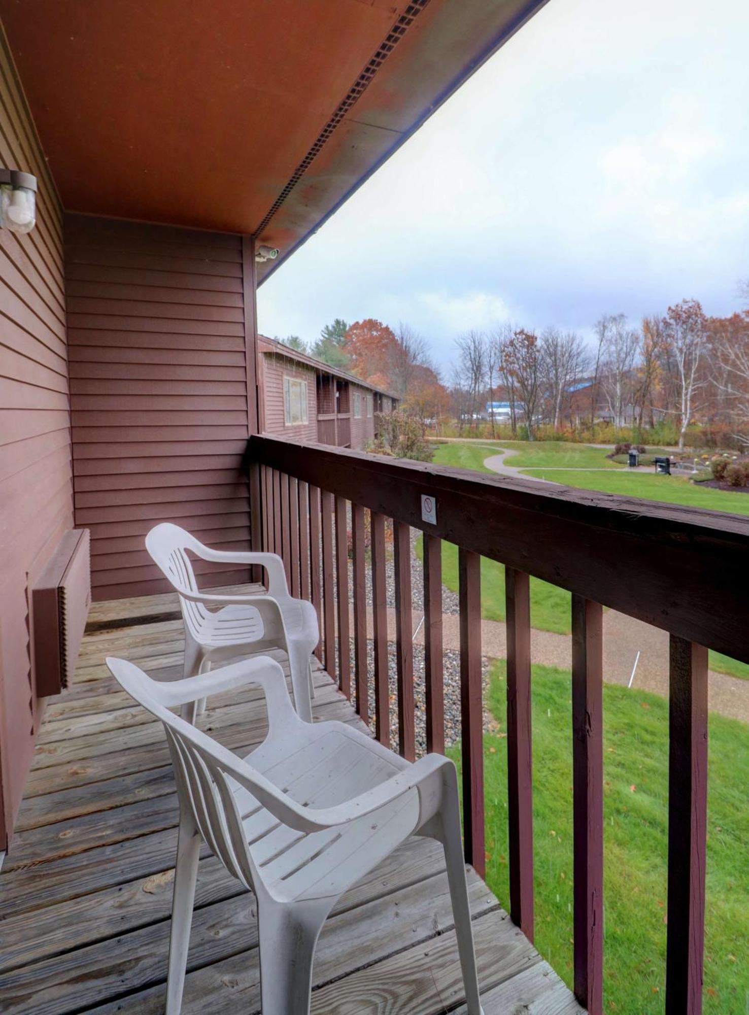 Fireside Inn & Suites Gilford Exterior photo